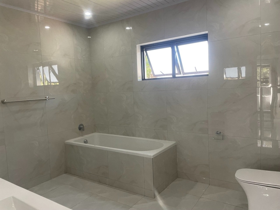 To Let 2 Bedroom Property for Rent in Crofters Valley Western Cape